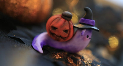 Witch Pumpkin Snail Friend