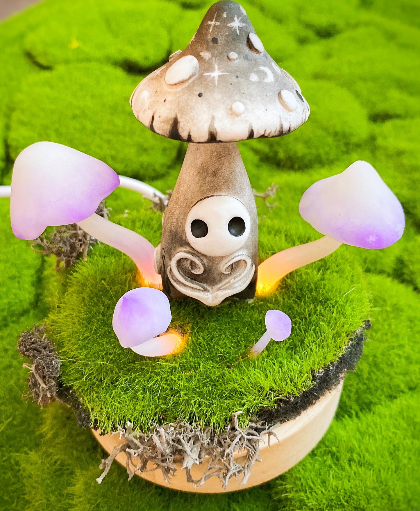 Mooncrest Mushroom Light