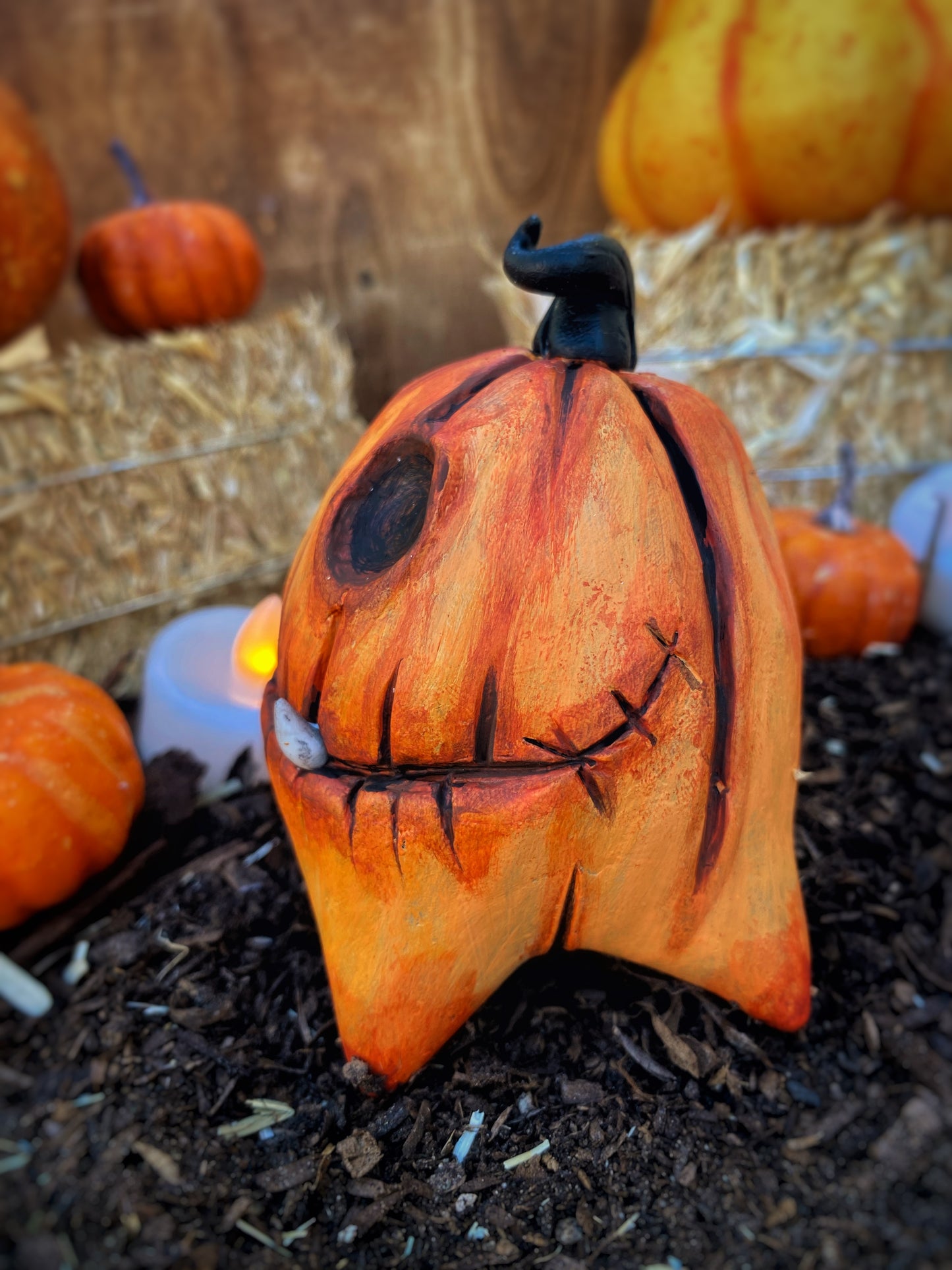 Fang Pumpkin Puppy Sculpture 🎃